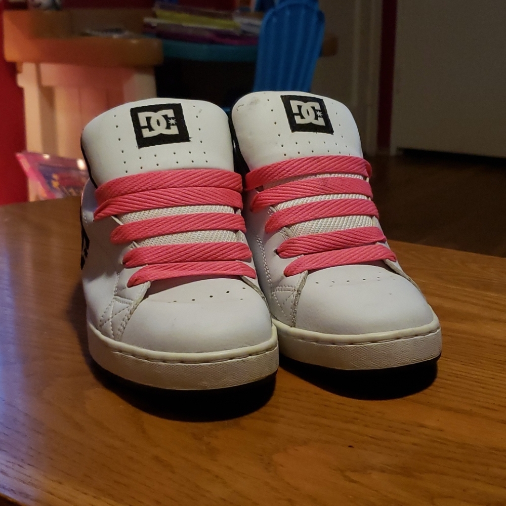 DC white shoes